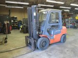 TOYOTA FORKLIFT WITH HEAT AND ENCLOSURE